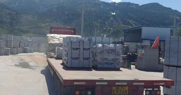 烟台 芝麻白仿形路沿石，直形路沿石