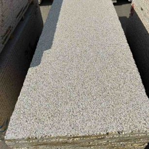 烟台 黄金麻花岗岩荔枝面毛板，半成品