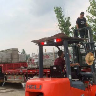 烟台 黄金麻冰裂纹，地铺石装车