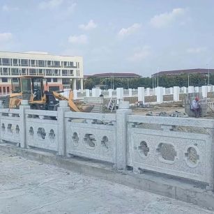 烟台 白麻花岗岩荔枝面河道栏杆