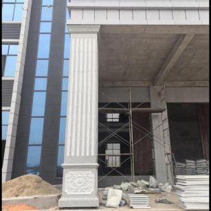 烟台 芝麻白光面花岗岩门楼大柱（罗马柱）配雕花底座