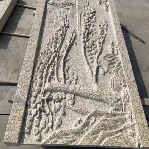 烟台 黄金麻雕刻板浮雕迎客松