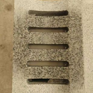 烟台 芝麻白拉丝面花岗岩U型开槽排水槽