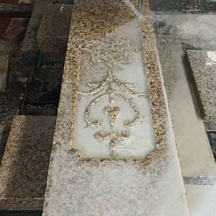 烟台 黄金麻花岗岩异形加工雕刻栏杆大柱