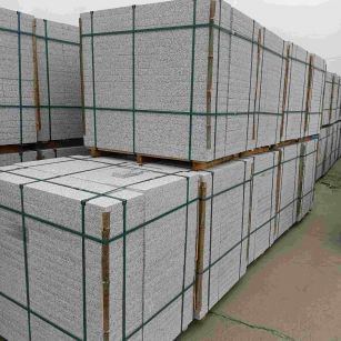 烟台 白麻花岗岩石材荔枝面地铺石（300*600*50）