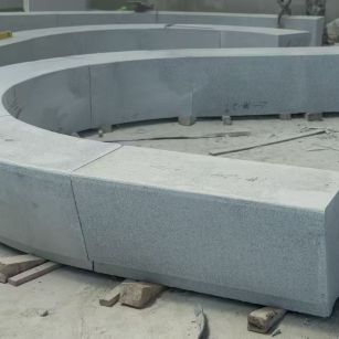 烟台 芝麻白花岗岩光面弧形坐凳