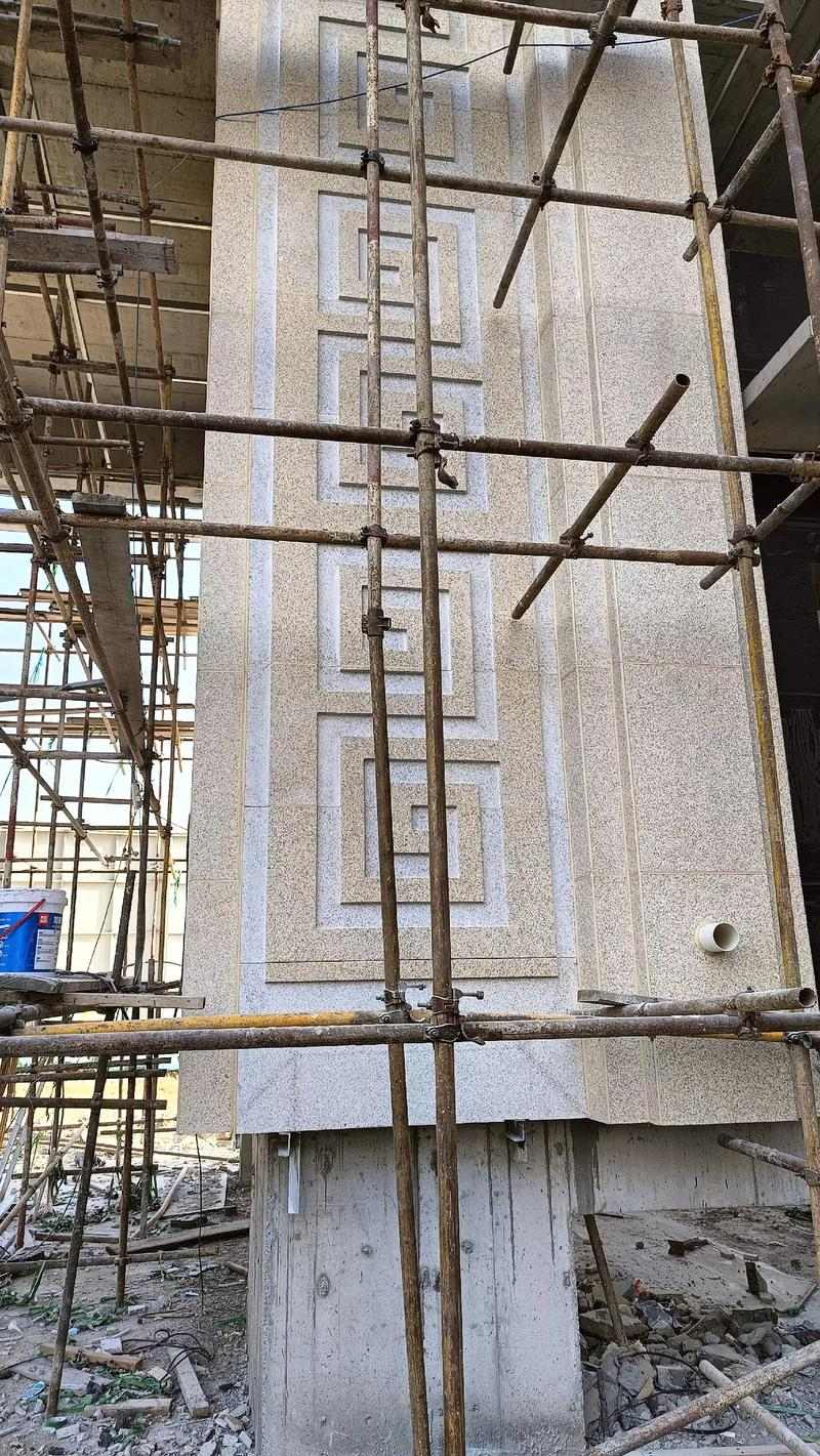 烟台 黄金麻花岗岩别墅外墙干挂回纹造型效果