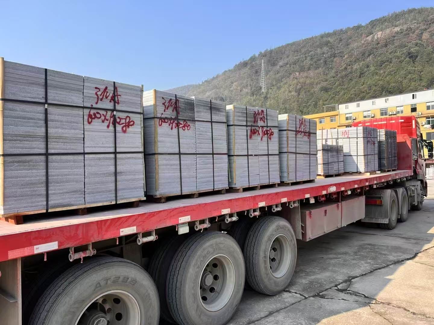 烟台 芝麻灰地铺石出货日常