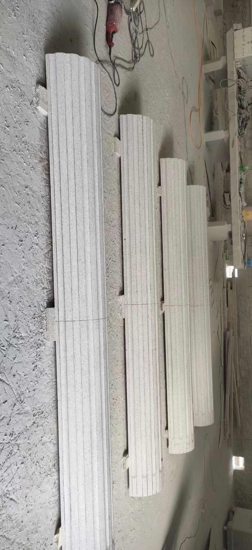 烟台 花岗岩厂家带你看白麻花岗岩门楼大柱柱皮