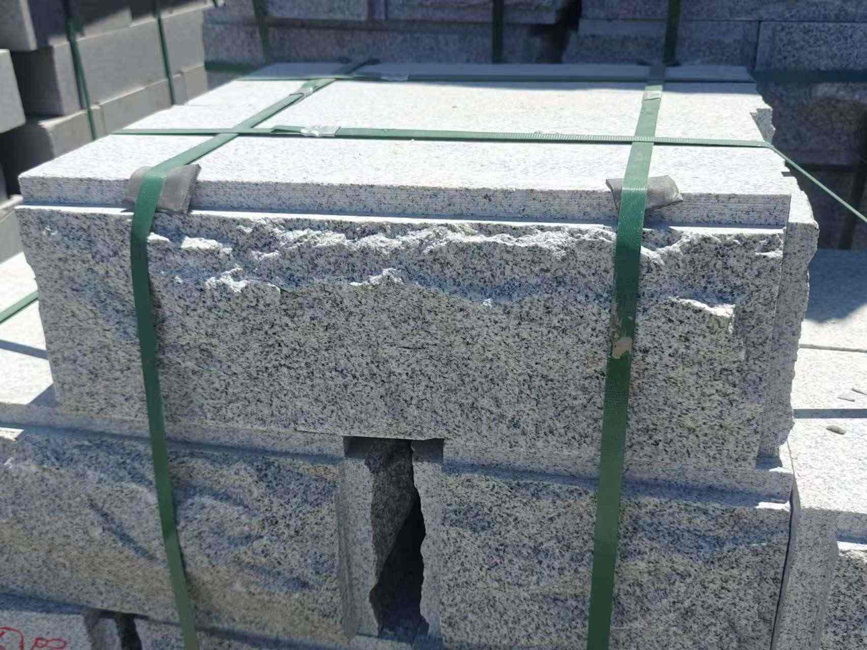 烟台 芝麻白花岗岩自然面成品