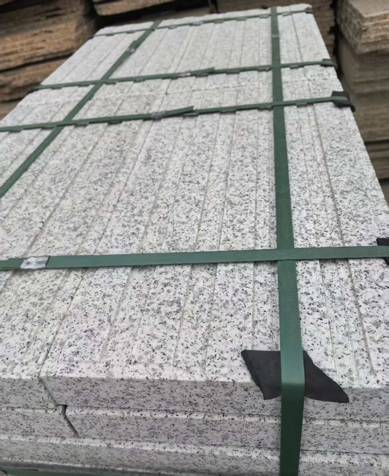 烟台 白麻花岗岩直行盲道石，盲条，地铺石