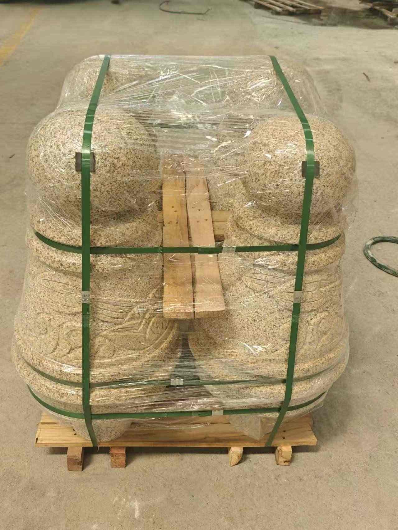 烟台 黄金麻异形定制雕花——棒棒糖挡车柱