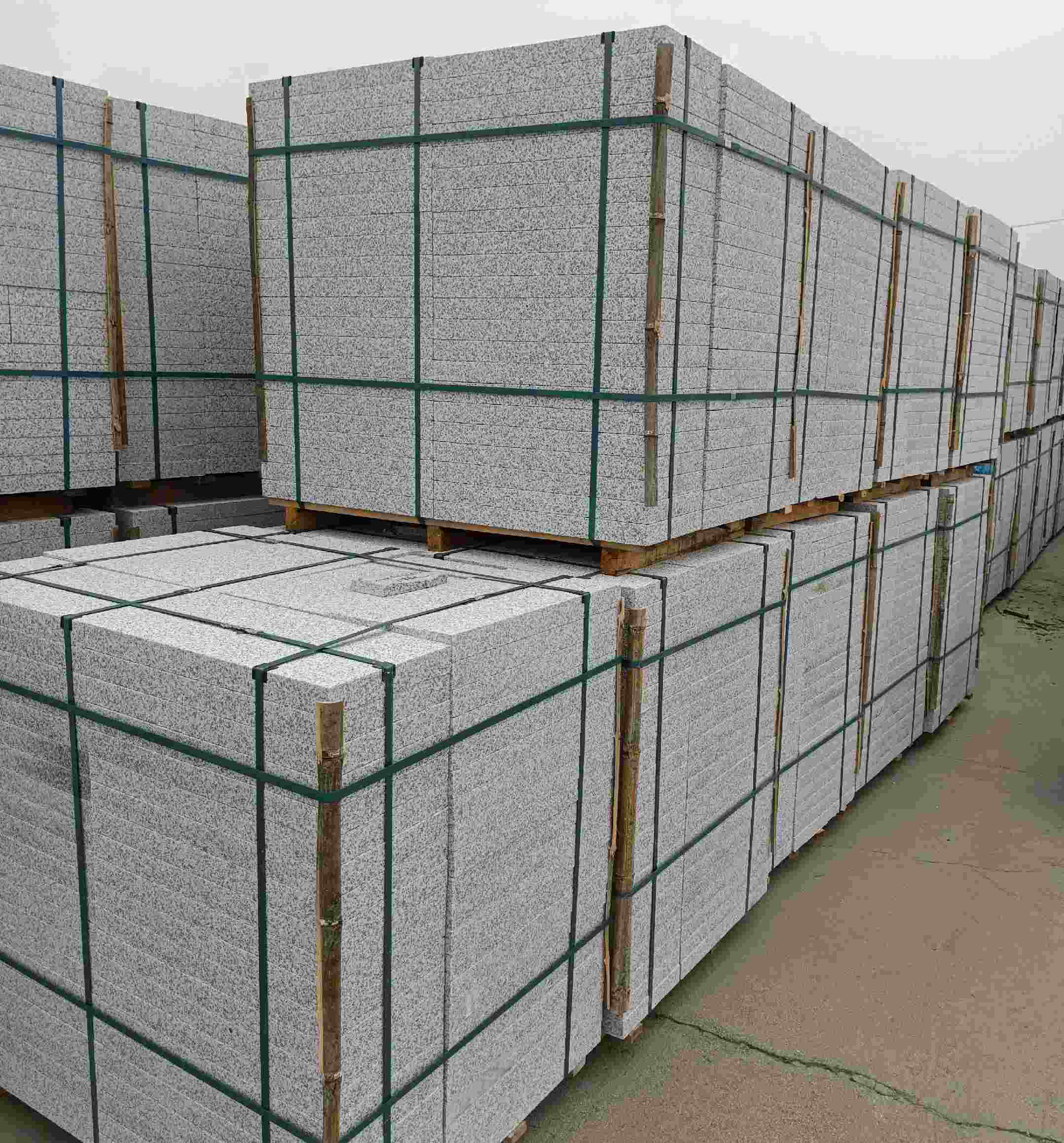 烟台 白麻花岗岩石材荔枝面地铺石（300*600*50）