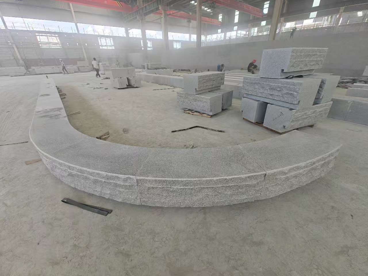 烟台 芝麻白异形坐凳，自然面光面弧形加工