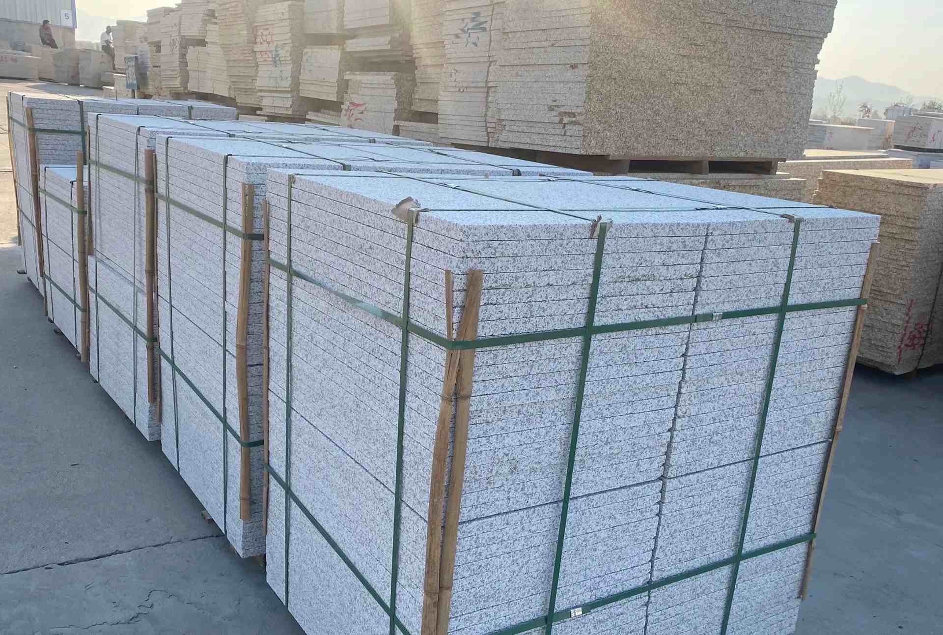 烟台 白麻花岗岩荔枝面地铺石