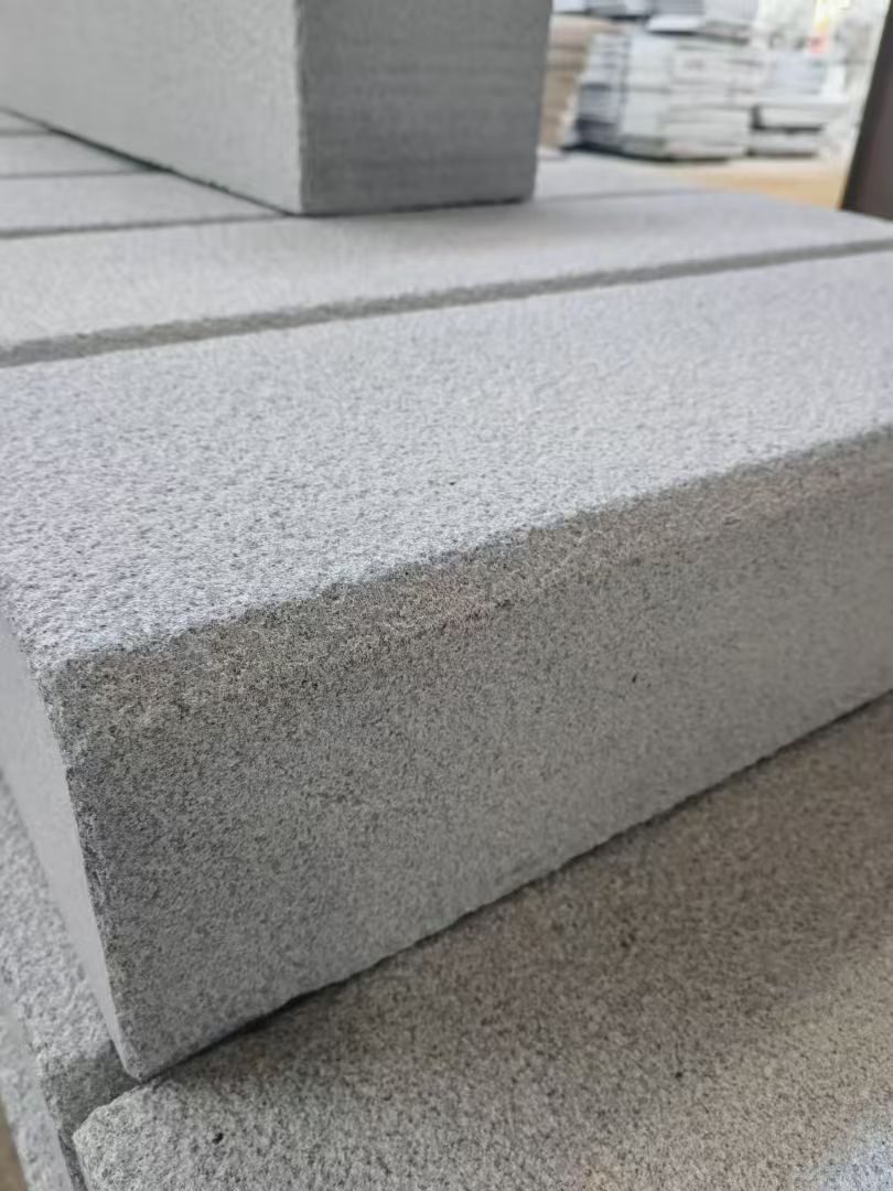 烟台 芝麻灰荔枝面路沿石