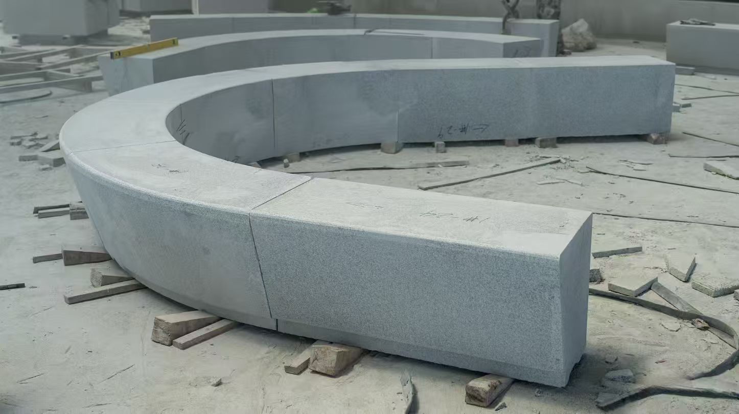 烟台 芝麻白花岗岩光面弧形坐凳