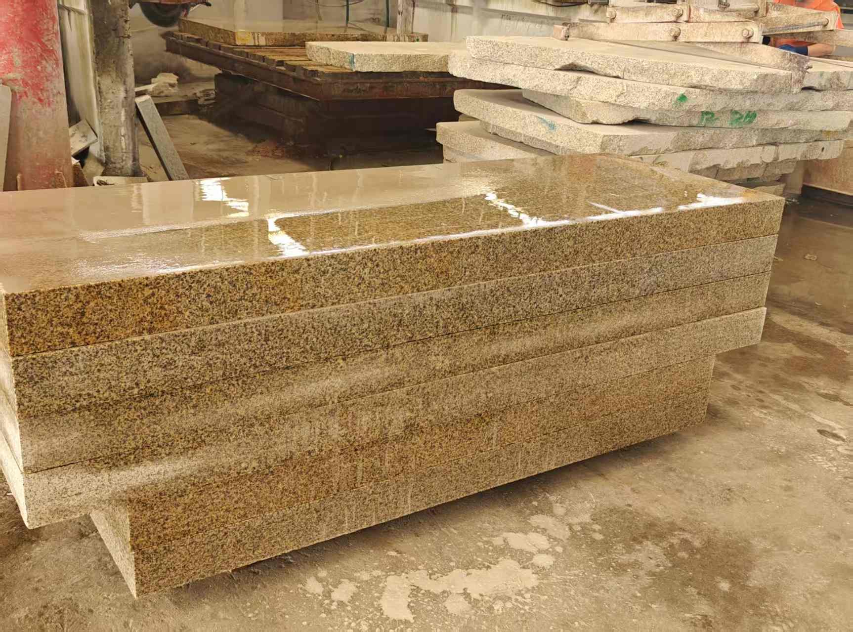 烟台 黄金麻栏杆料半成品加工中