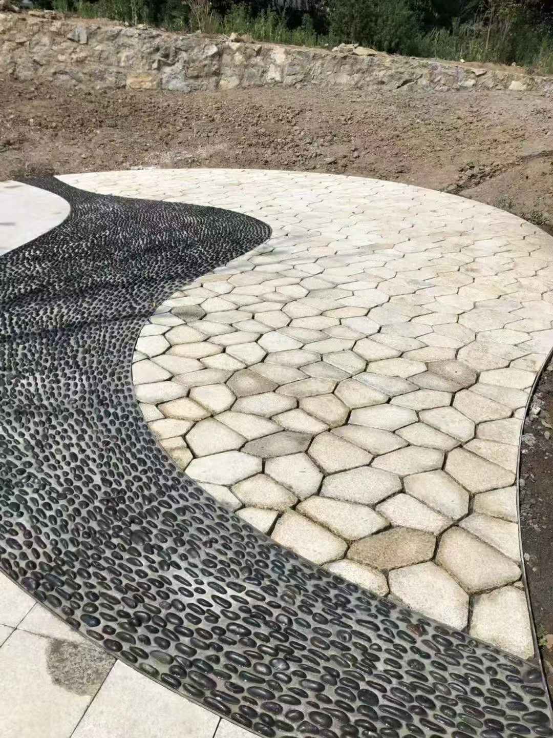 烟台 黄金麻冰裂纹地铺石工地铺装案例