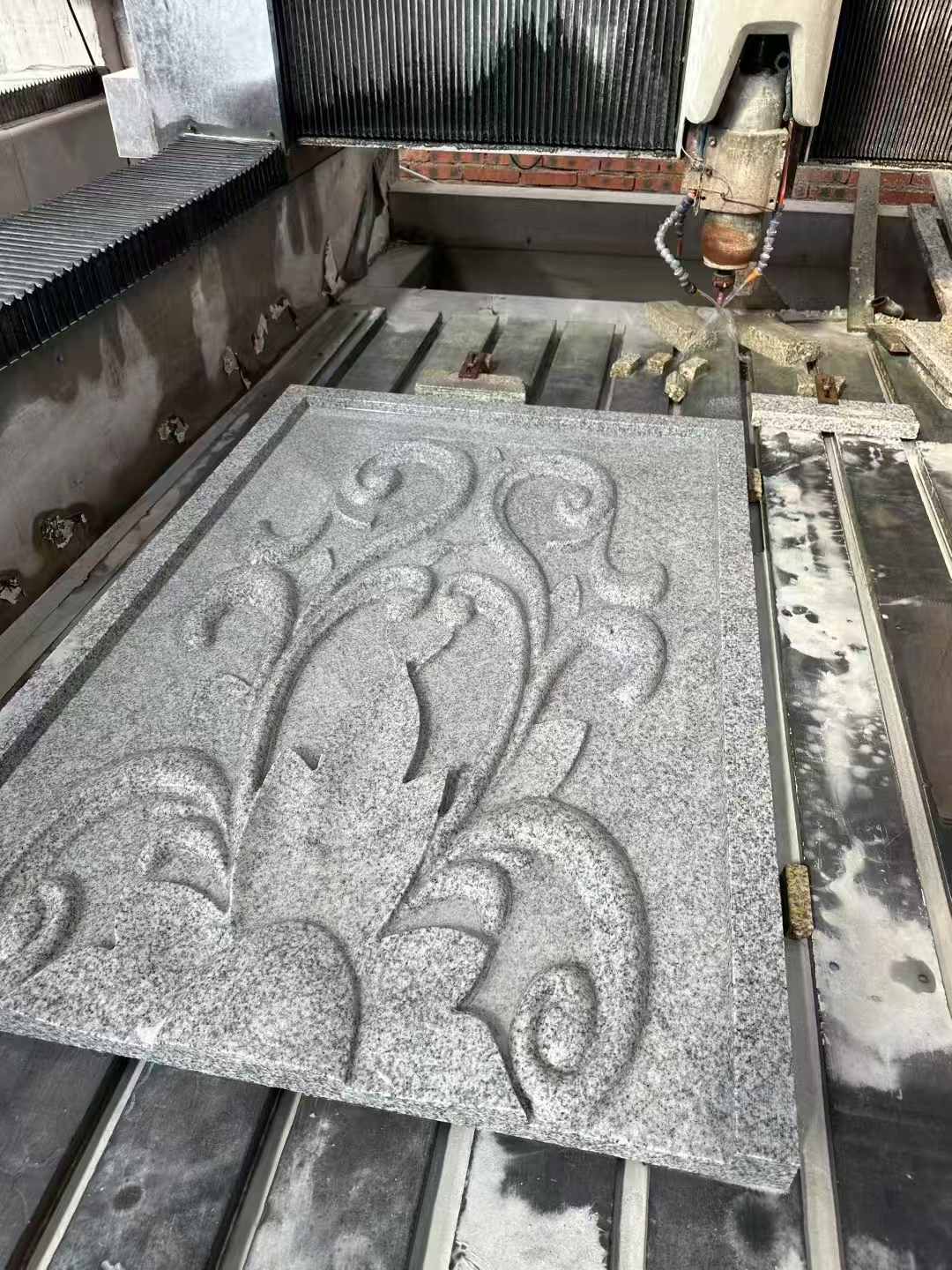 烟台 白麻别墅干挂雕花板