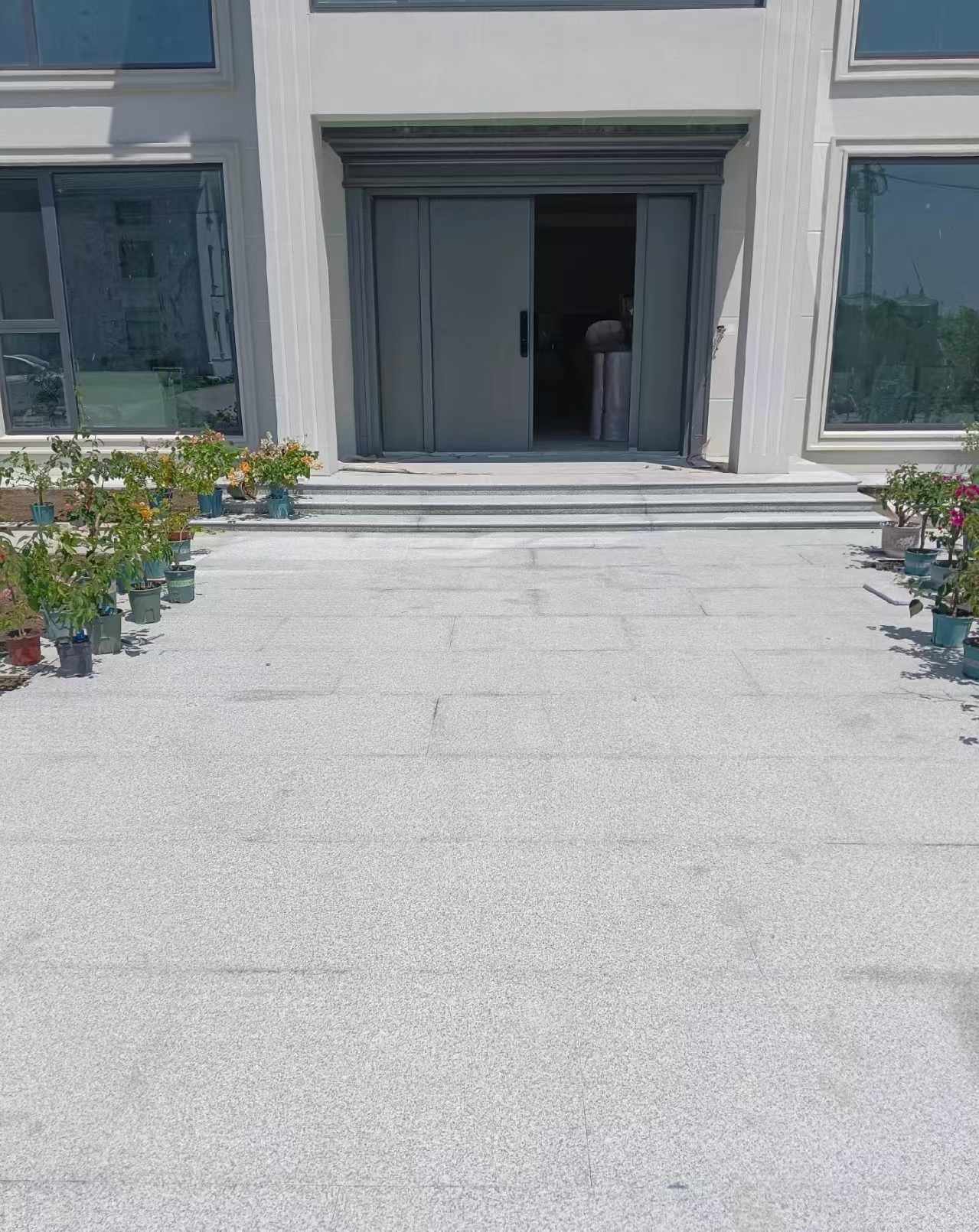 烟台 芝麻白花岗岩地铺石地面铺装