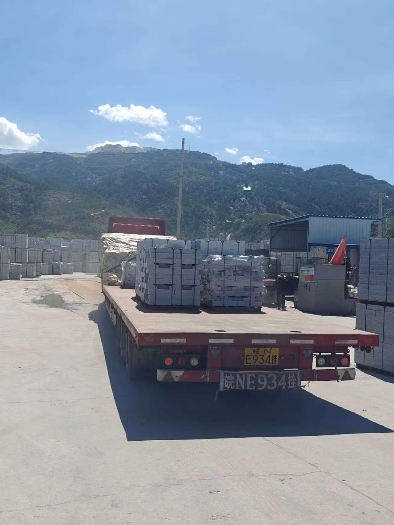 烟台 芝麻白仿形路沿石，直形路沿石