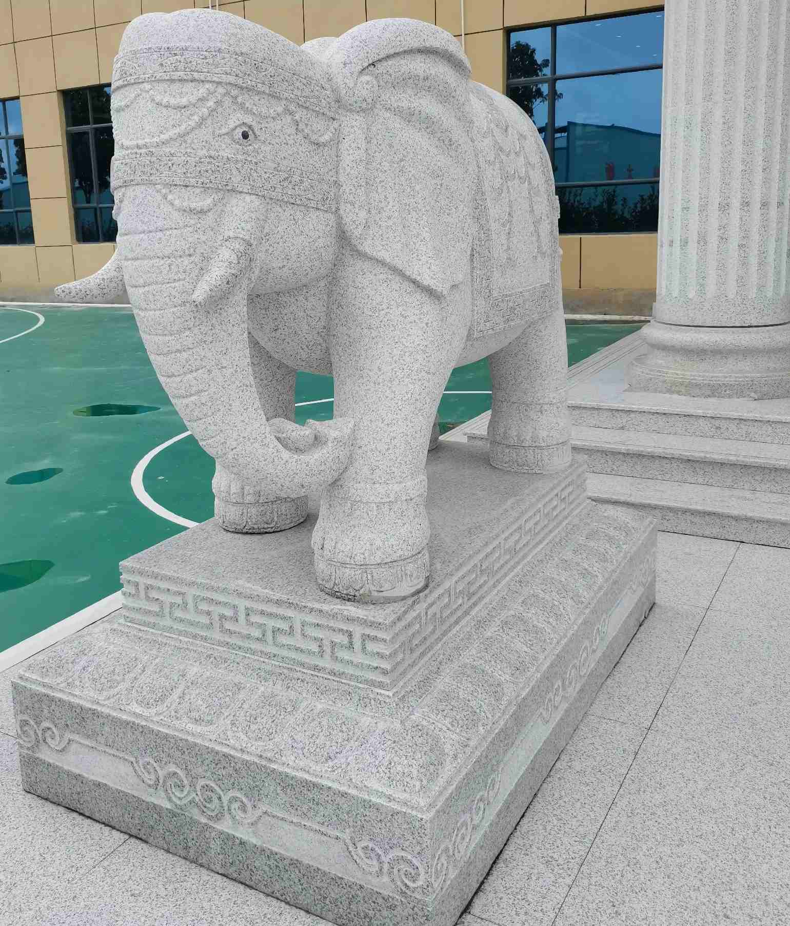 烟台 白麻花岗岩动物异形石雕-大象