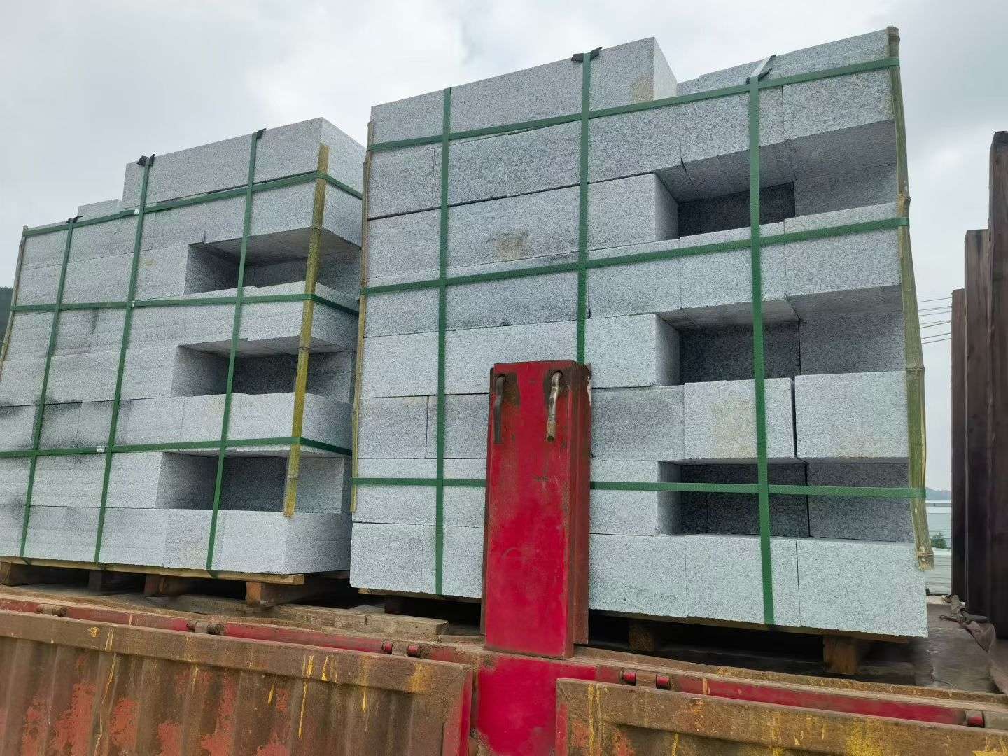 烟台 芝麻白花岗岩路沿石，平石，路侧石，马路牙子，路缘石，立缘石，平缘石等