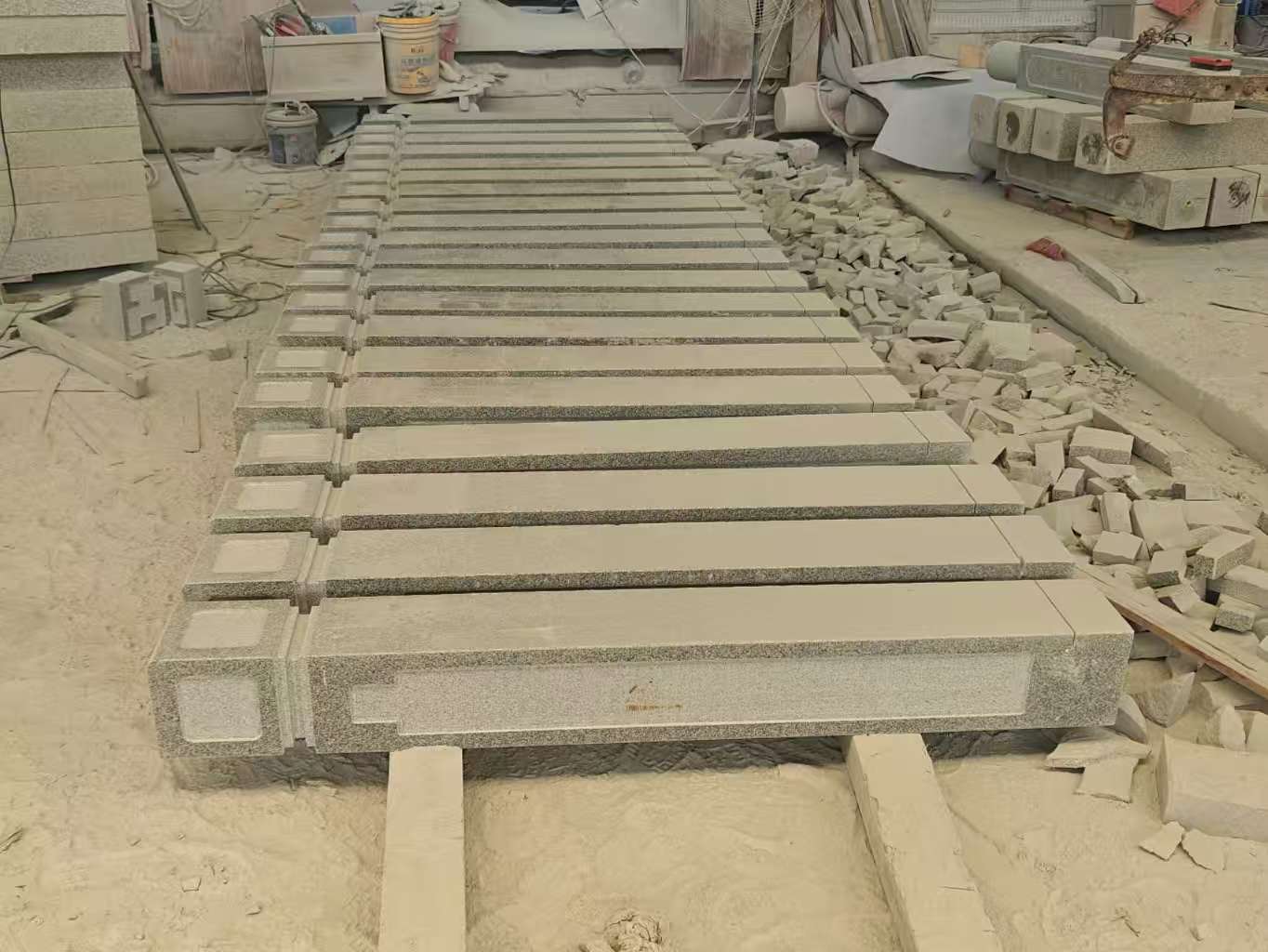 烟台 芝麻白异形加工雕刻-栏杆大柱，方柱