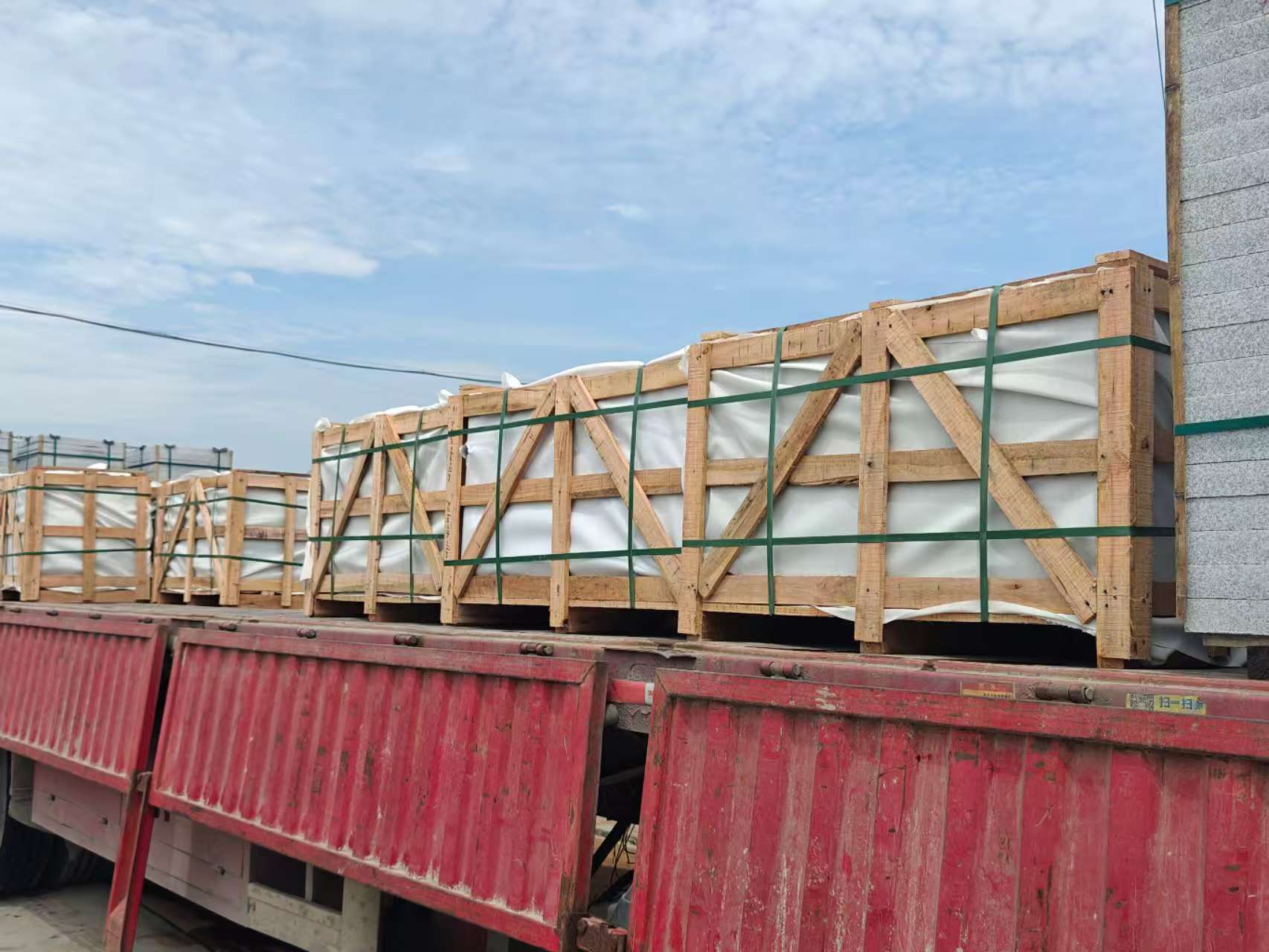 烟台 芝麻白花岗岩地铺石出口专车-泰国游